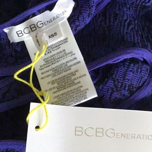 BCBGeneration Key Hole Cold Shoulder Bodycon Dress - Picture 5 of 6